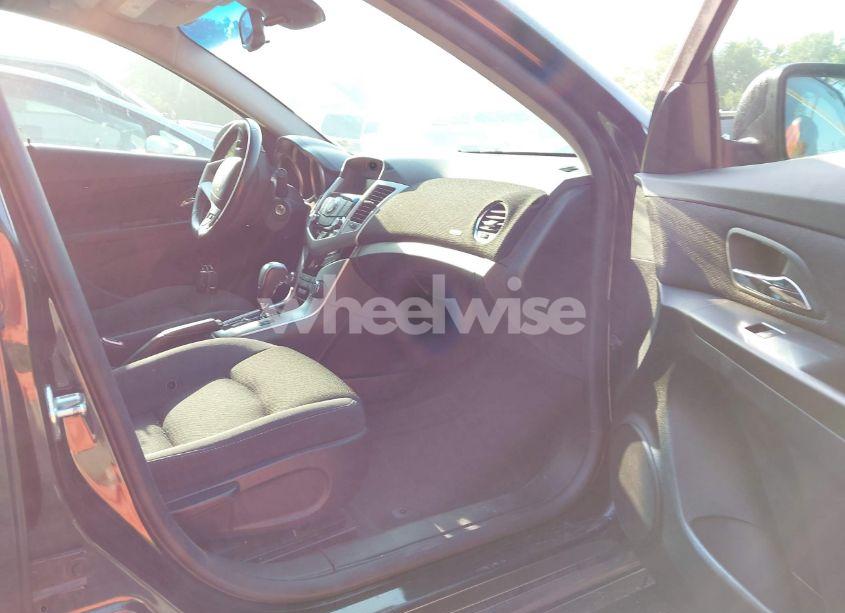 Photo 5 of 2014 Chevrolet Cruze 1LT AUTO (VIN 1G1PC5SB1E7158694)