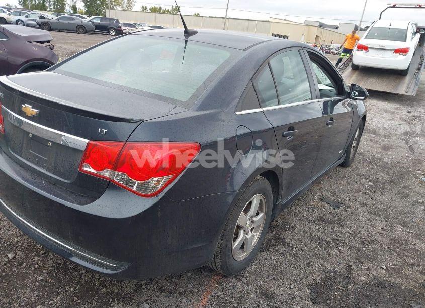 Photo 4 of 2014 Chevrolet Cruze 1LT AUTO (VIN 1G1PC5SB1E7169663)