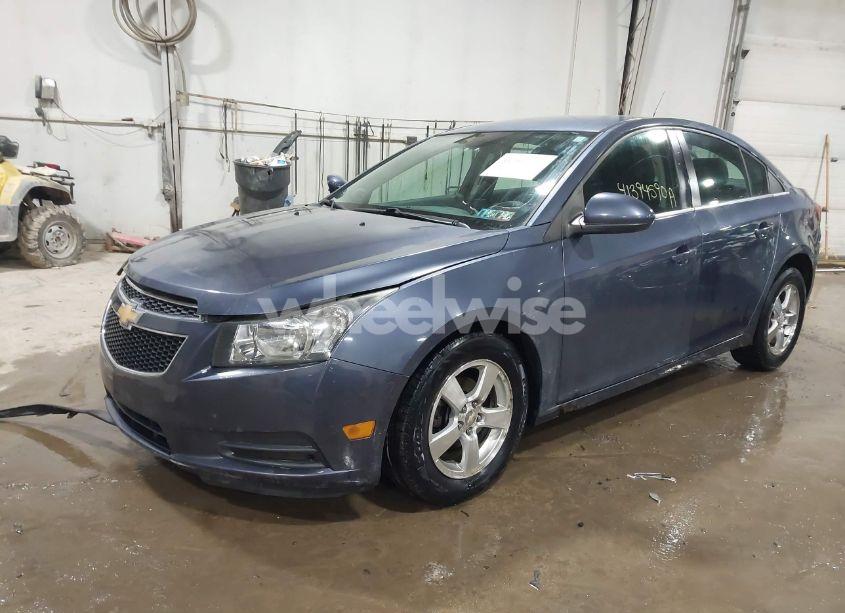 Photo 2 of 2014 Chevrolet Cruze 1LT AUTO (VIN 1G1PC5SB1E7176922)