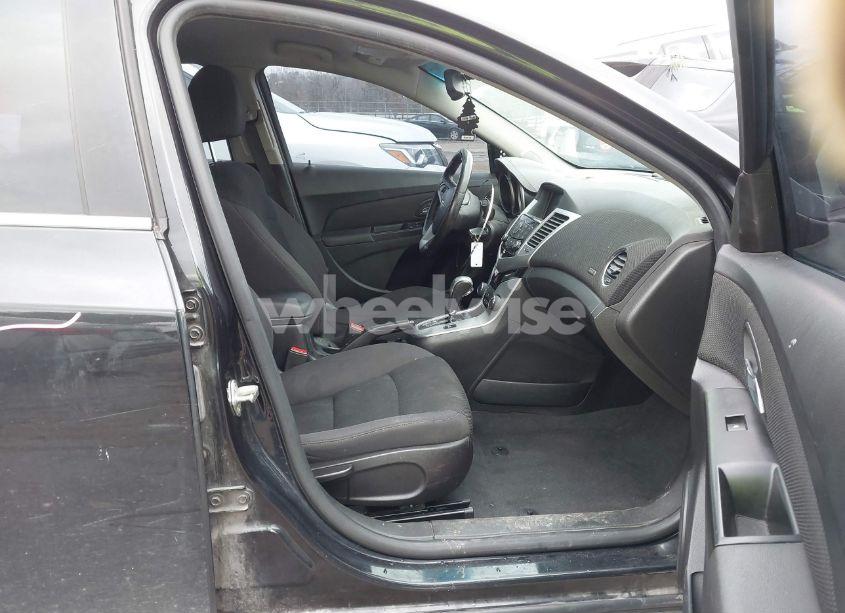 Photo 5 of 2014 Chevrolet Cruze 1LT AUTO (VIN 1G1PC5SB1E7177357)