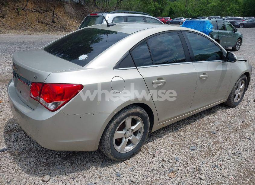 Photo 4 of 2014 Chevrolet Cruze 1LT AUTO (VIN 1G1PC5SB1E7246001)