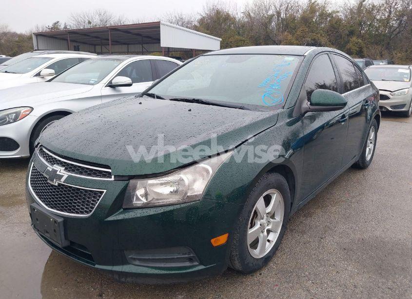 Photo 2 of 2014 Chevrolet Cruze 1LT AUTO (VIN 1G1PC5SB1E7248122)