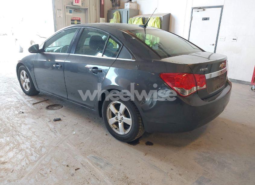Photo 3 of 2014 Chevrolet Cruze 1LT AUTO (VIN 1G1PC5SB1E7258259)