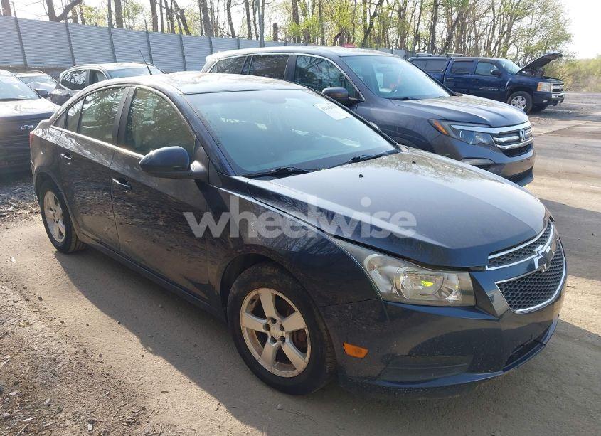 2014 Chevrolet Cruze 1LT AUTO (VIN 1G1PC5SB1E7302745) main photo
