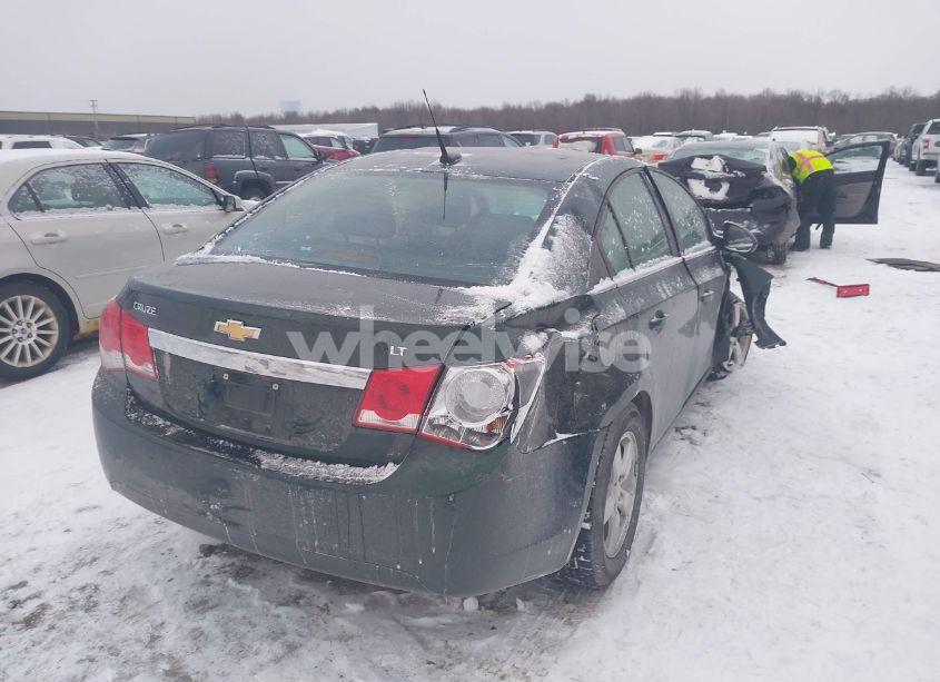 Photo 4 of 2014 Chevrolet Cruze 1LT AUTO (VIN 1G1PC5SB1E7327323)
