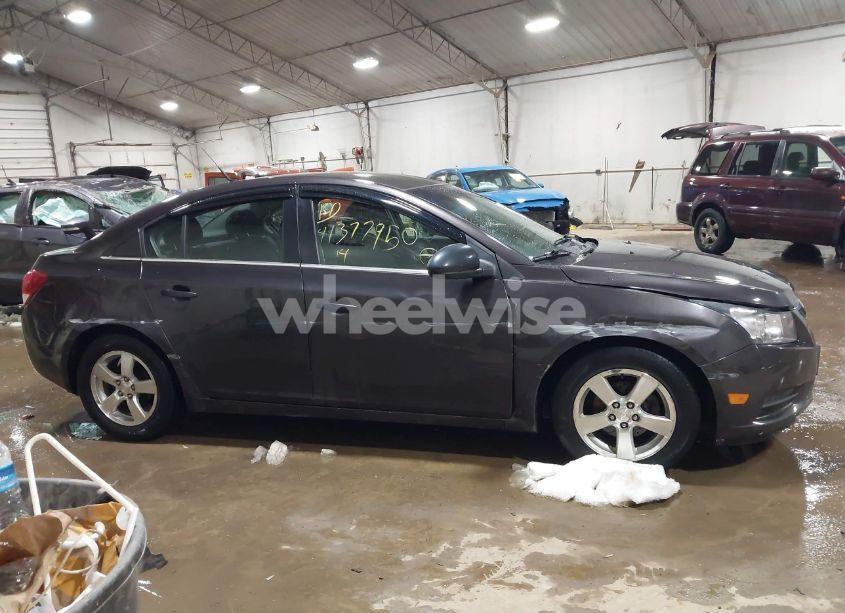 Photo 13 of 2014 Chevrolet Cruze 1LT AUTO (VIN 1G1PC5SB1E7338466)