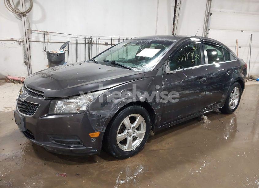 Photo 2 of 2014 Chevrolet Cruze 1LT AUTO (VIN 1G1PC5SB1E7338466)