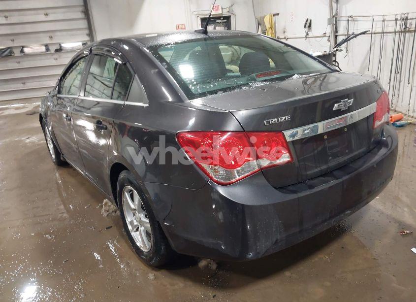 Photo 3 of 2014 Chevrolet Cruze 1LT AUTO (VIN 1G1PC5SB1E7338466)