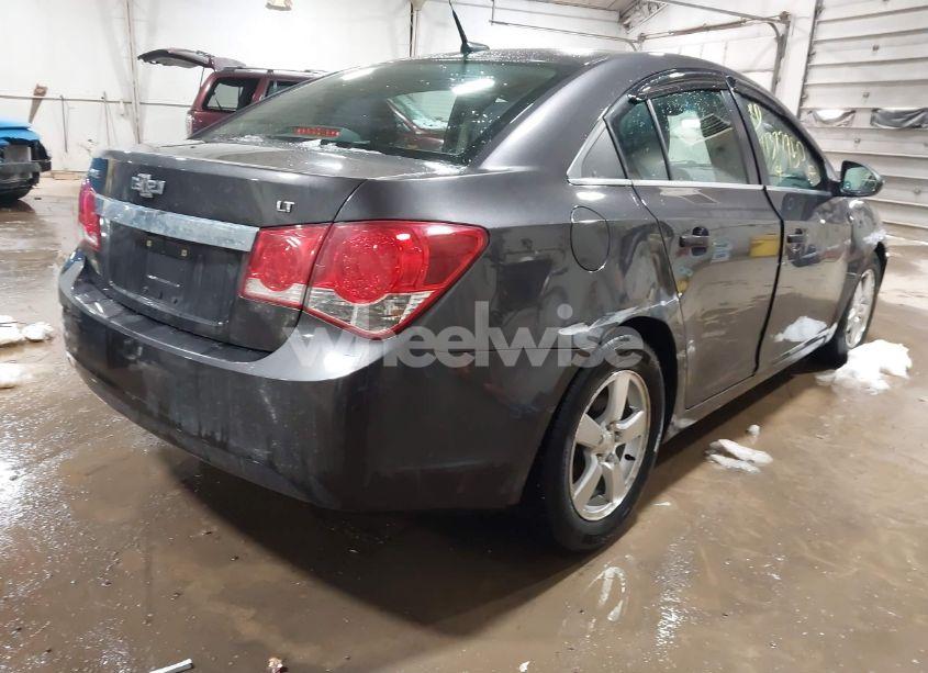 Photo 4 of 2014 Chevrolet Cruze 1LT AUTO (VIN 1G1PC5SB1E7338466)
