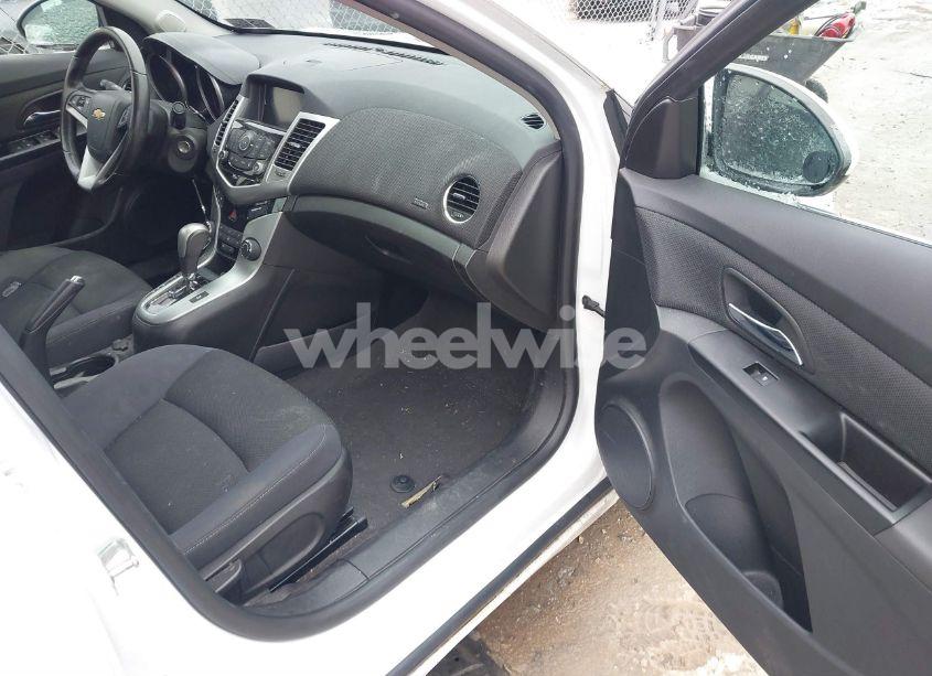 Photo 5 of 2014 Chevrolet Cruze 1LT AUTO (VIN 1G1PC5SB1E7347779)