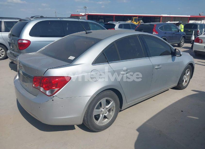 Photo 4 of 2014 Chevrolet Cruze 1LT AUTO (VIN 1G1PC5SB1E7363707)