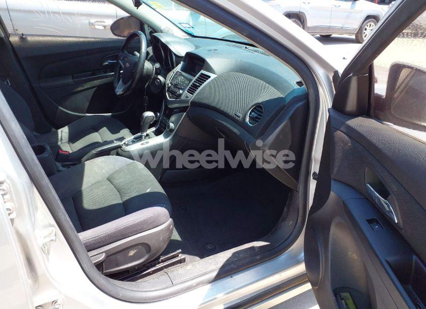 Photo 5 of 2014 Chevrolet Cruze 1LT AUTO (VIN 1G1PC5SB1E7363707)