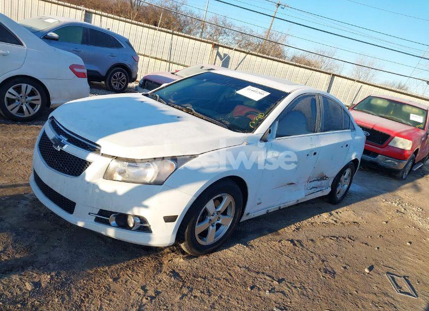 Photo 2 of 2014 Chevrolet Cruze 1LT AUTO (VIN 1G1PC5SB1E7369670)