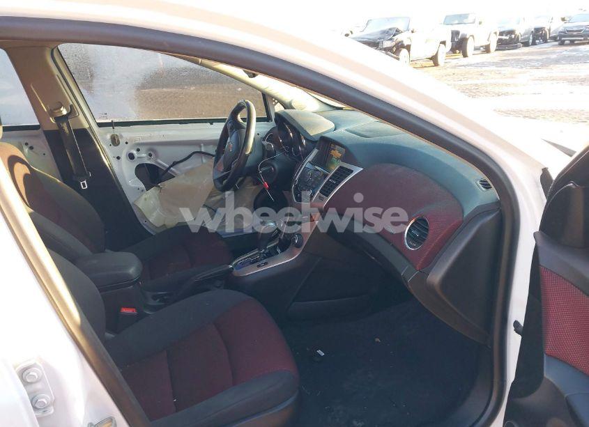 Photo 5 of 2014 Chevrolet Cruze 1LT AUTO (VIN 1G1PC5SB1E7369670)