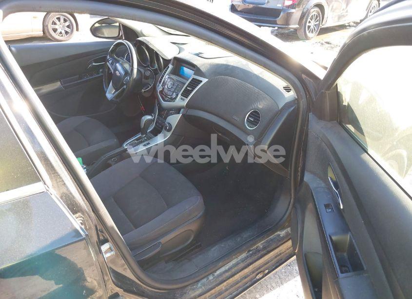 Photo 5 of 2014 Chevrolet Cruze 1LT AUTO (VIN 1G1PC5SB1E7429270)