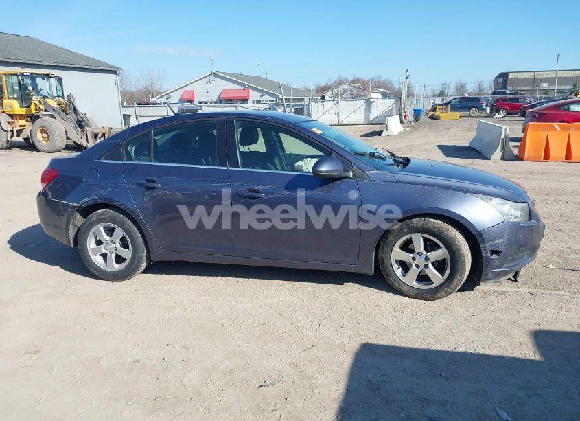 Photo 13 of 2014 Chevrolet Cruze 1LT AUTO (VIN 1G1PC5SB1E7429558)