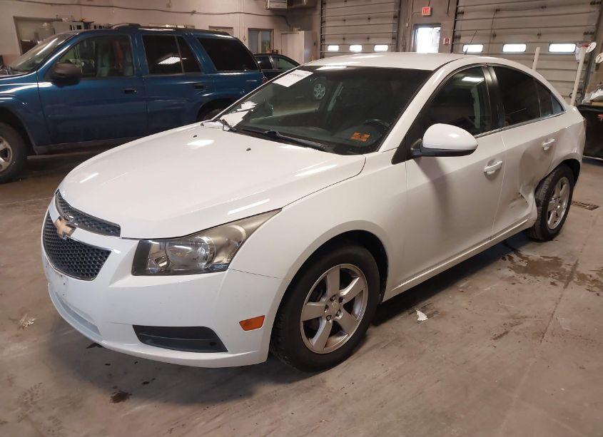 Photo 2 of 2014 Chevrolet Cruze 1LT AUTO (VIN 1G1PC5SB1E7469316)