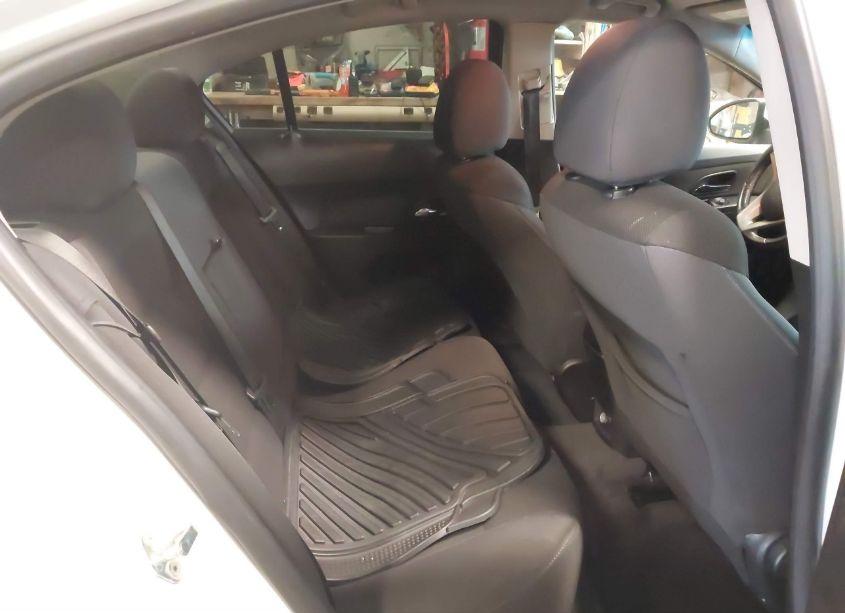 Photo 8 of 2014 Chevrolet Cruze 1LT AUTO (VIN 1G1PC5SB1E7469316)