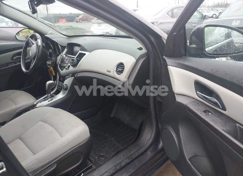 Photo 5 of 2014 Chevrolet Cruze 1LT AUTO (VIN 1G1PC5SB1E7474595)