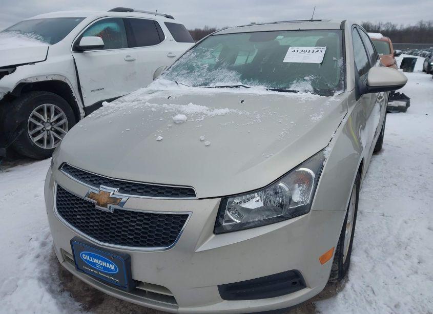 Photo 2 of 2014 Chevrolet Cruze 1LT AUTO (VIN 1G1PC5SB1E7485743)
