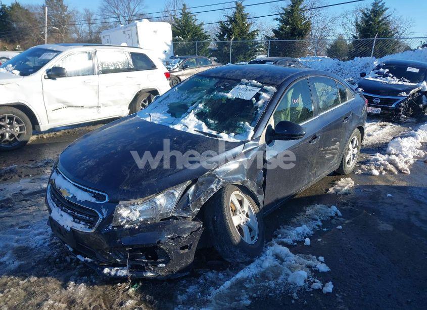 Photo 2 of 2015 Chevrolet Cruze 1LT AUTO (VIN 1G1PC5SB1F7112557)