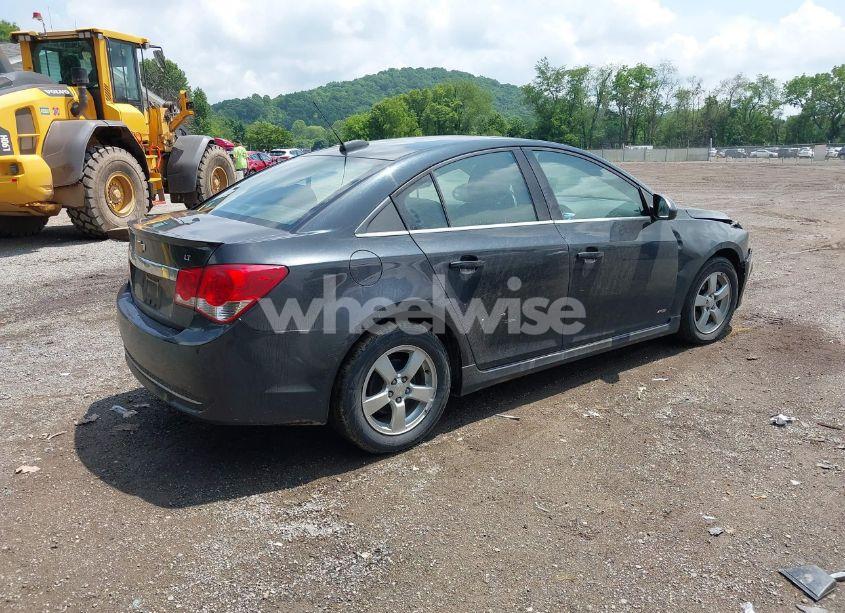 Photo 4 of 2015 Chevrolet Cruze 1LT AUTO (VIN 1G1PC5SB1F7122408)