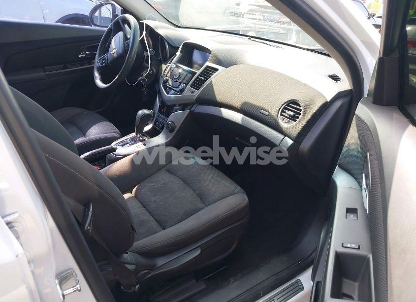 Photo 5 of 2015 Chevrolet Cruze 1LT AUTO (VIN 1G1PC5SB1F7250681)