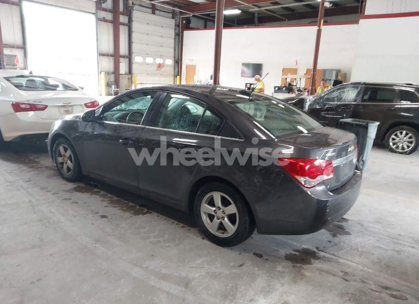 Photo 3 of 2015 Chevrolet Cruze 1LT AUTO (VIN 1G1PC5SB1F7251359)