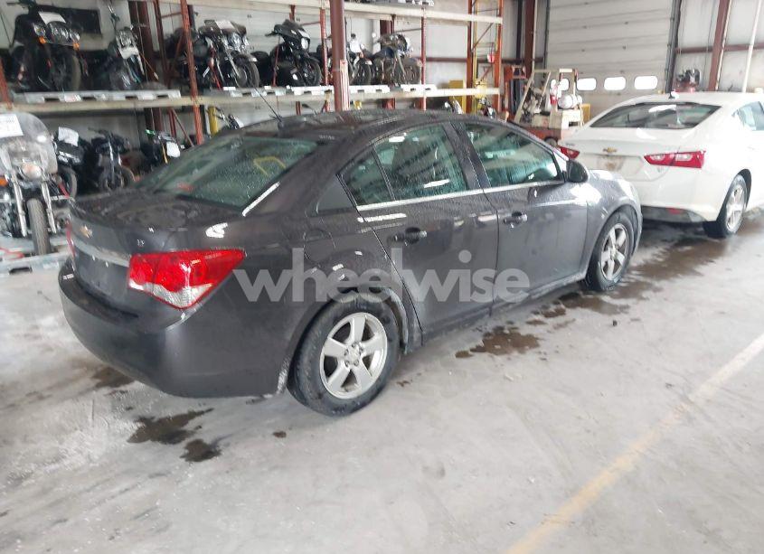 Photo 4 of 2015 Chevrolet Cruze 1LT AUTO (VIN 1G1PC5SB1F7251359)