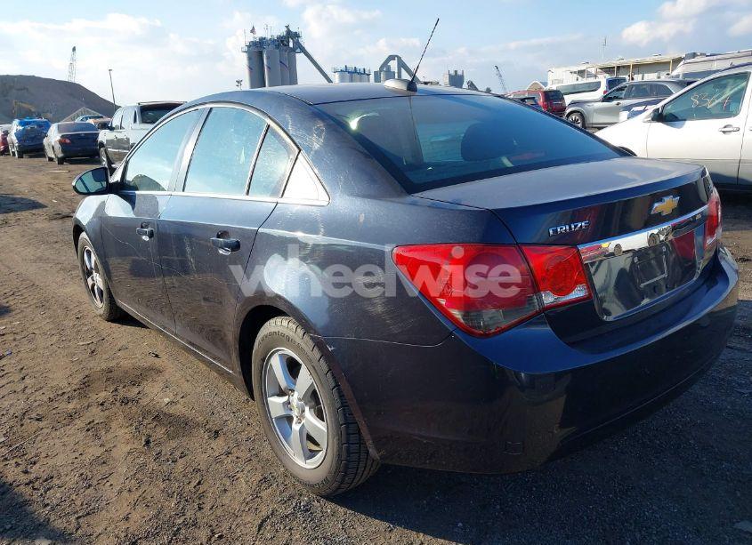 Photo 3 of 2015 Chevrolet Cruze 1LT AUTO (VIN 1G1PC5SB1F7253015)