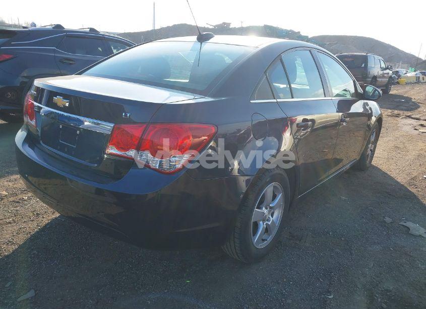 Photo 4 of 2015 Chevrolet Cruze 1LT AUTO (VIN 1G1PC5SB1F7253015)