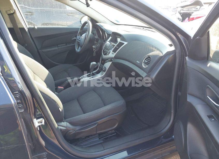 Photo 5 of 2015 Chevrolet Cruze 1LT AUTO (VIN 1G1PC5SB1F7253015)