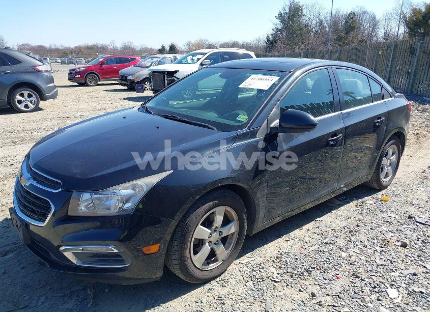 Photo 2 of 2015 Chevrolet Cruze 1LT AUTO (VIN 1G1PC5SB1F7256738)