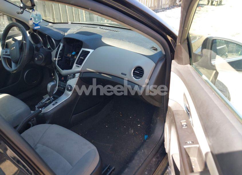 Photo 5 of 2015 Chevrolet Cruze 1LT AUTO (VIN 1G1PC5SB1F7256738)