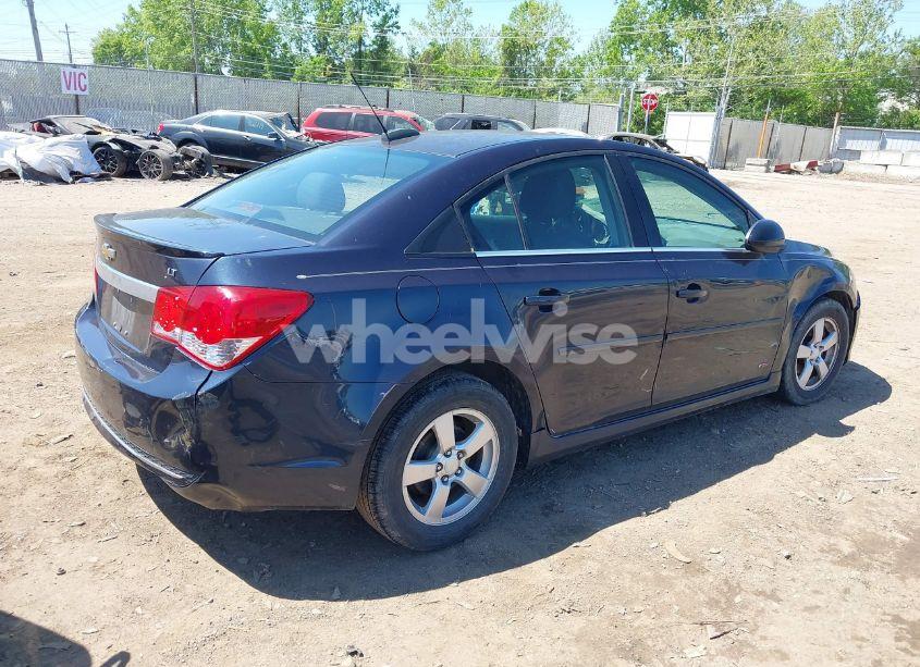 Photo 4 of 2015 Chevrolet Cruze 1LT AUTO (VIN 1G1PC5SB1F7267321)