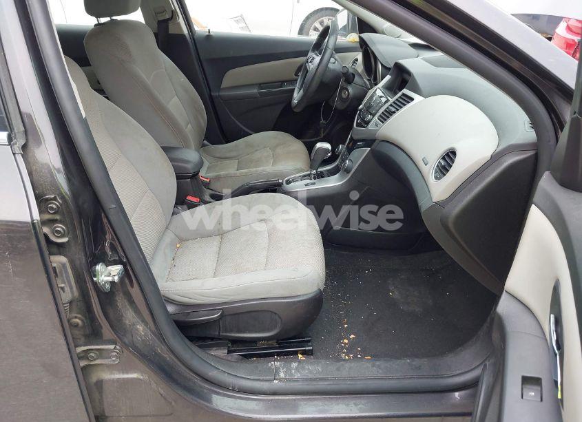 Photo 5 of 2015 Chevrolet Cruze 1LT AUTO (VIN 1G1PC5SB1F7299766)