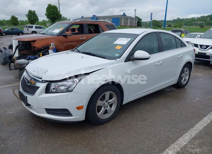 Photo 2 of 2013 Chevrolet Cruze 1LT AUTO (VIN 1G1PC5SB2D7141904)