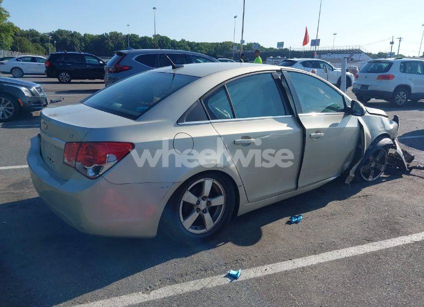 Photo 4 of 2013 Chevrolet Cruze 1LT AUTO (VIN 1G1PC5SB2D7169783)