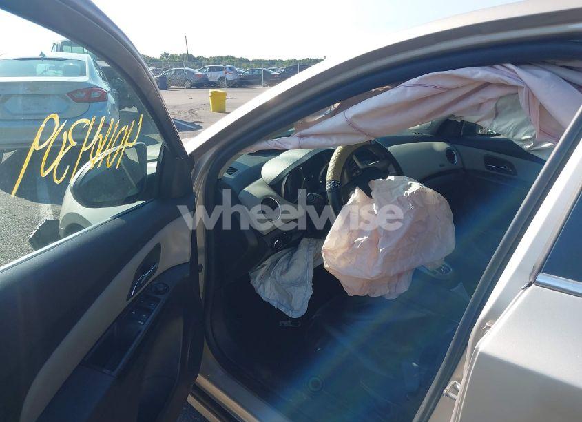 Photo 5 of 2013 Chevrolet Cruze 1LT AUTO (VIN 1G1PC5SB2D7169783)