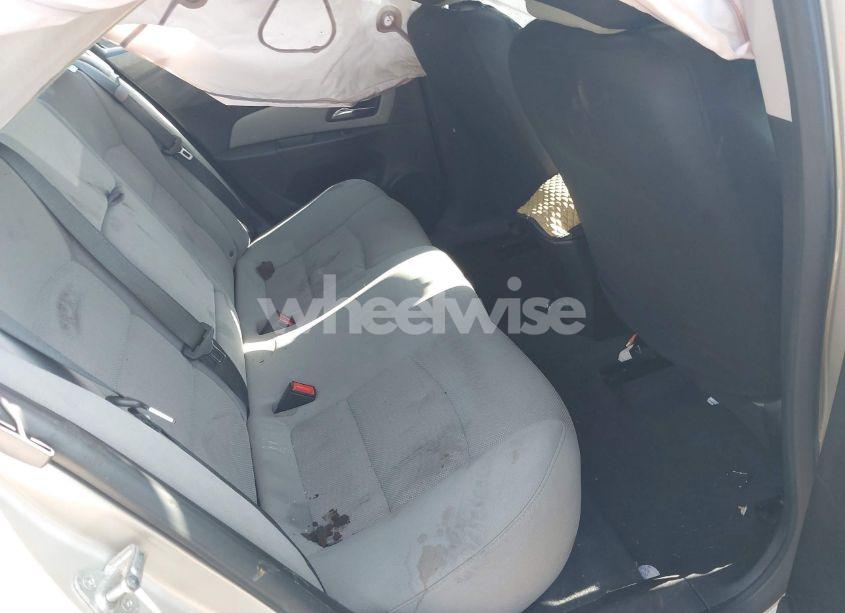 Photo 8 of 2013 Chevrolet Cruze 1LT AUTO (VIN 1G1PC5SB2D7169783)