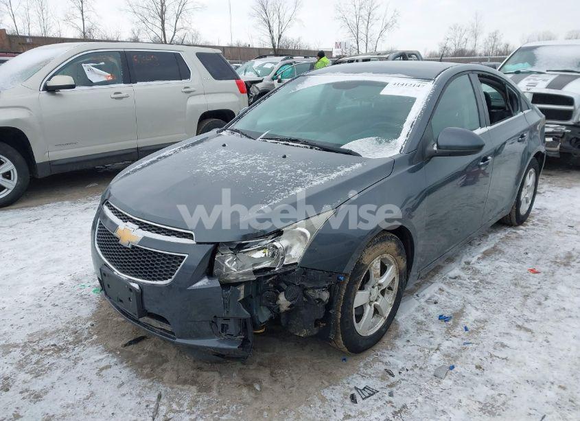 Photo 2 of 2013 Chevrolet Cruze 1LT AUTO (VIN 1G1PC5SB2D7204578)