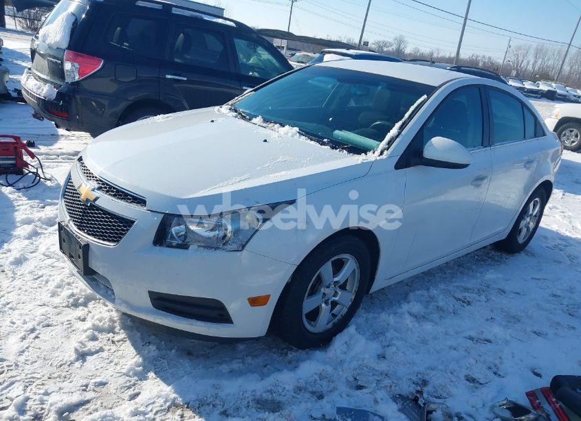 Photo 2 of 2013 Chevrolet Cruze LT (VIN 1G1PC5SB2D7262190)