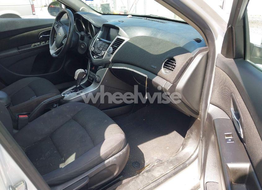 Photo 5 of 2013 Chevrolet Cruze 1LT AUTO (VIN 1G1PC5SB2D7288403)