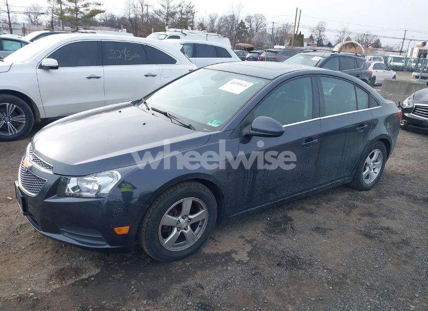 Photo 2 of 2014 Chevrolet Cruze 1LT AUTO (VIN 1G1PC5SB2E7138437)