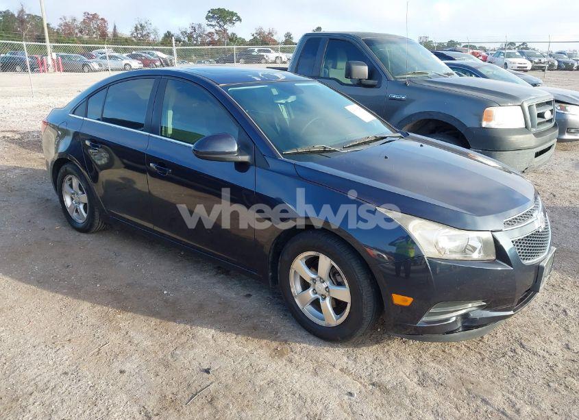 2014 Chevrolet Cruze 1LT AUTO (VIN 1G1PC5SB2E7182437) main photo