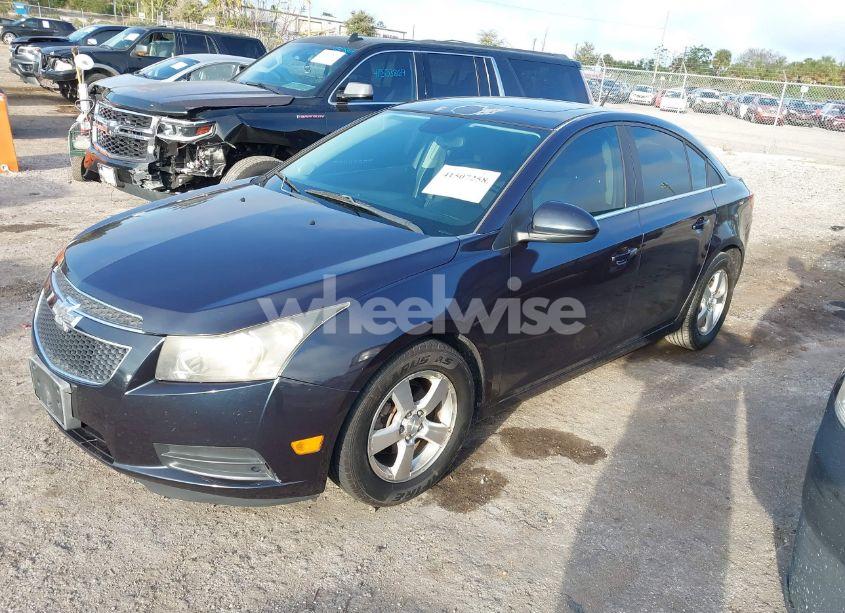 Photo 2 of 2014 Chevrolet Cruze 1LT AUTO (VIN 1G1PC5SB2E7182437)