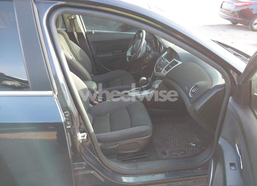 Photo 5 of 2014 Chevrolet Cruze 1LT AUTO (VIN 1G1PC5SB2E7182437)