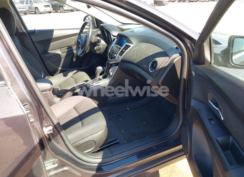 Photo 5 of 2014 Chevrolet Cruze 1LT AUTO (VIN 1G1PC5SB2E7184527)