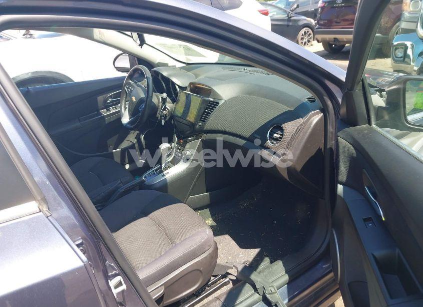 Photo 5 of 2014 Chevrolet Cruze 1LT AUTO (VIN 1G1PC5SB2E7205747)