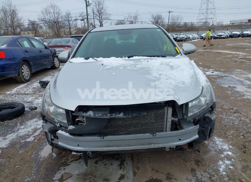 Photo 6 of 2014 Chevrolet Cruze 1LT AUTO (VIN 1G1PC5SB2E7266189)